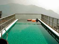 Swimming Pool at Hotel Maenamla